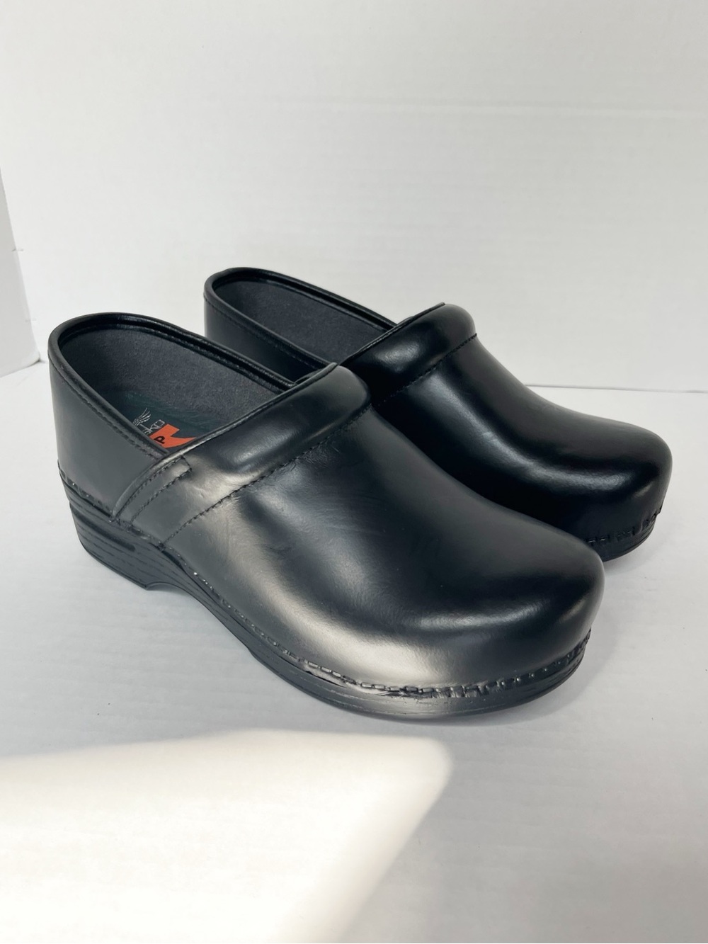 Like New Dansko XP Professional Pull on Work Clog in Black Sz 38 Wide
